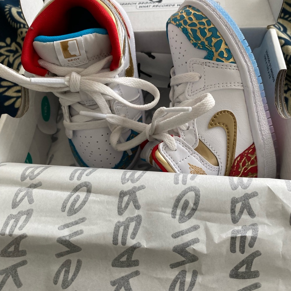 Toddler 6, Jordan mid